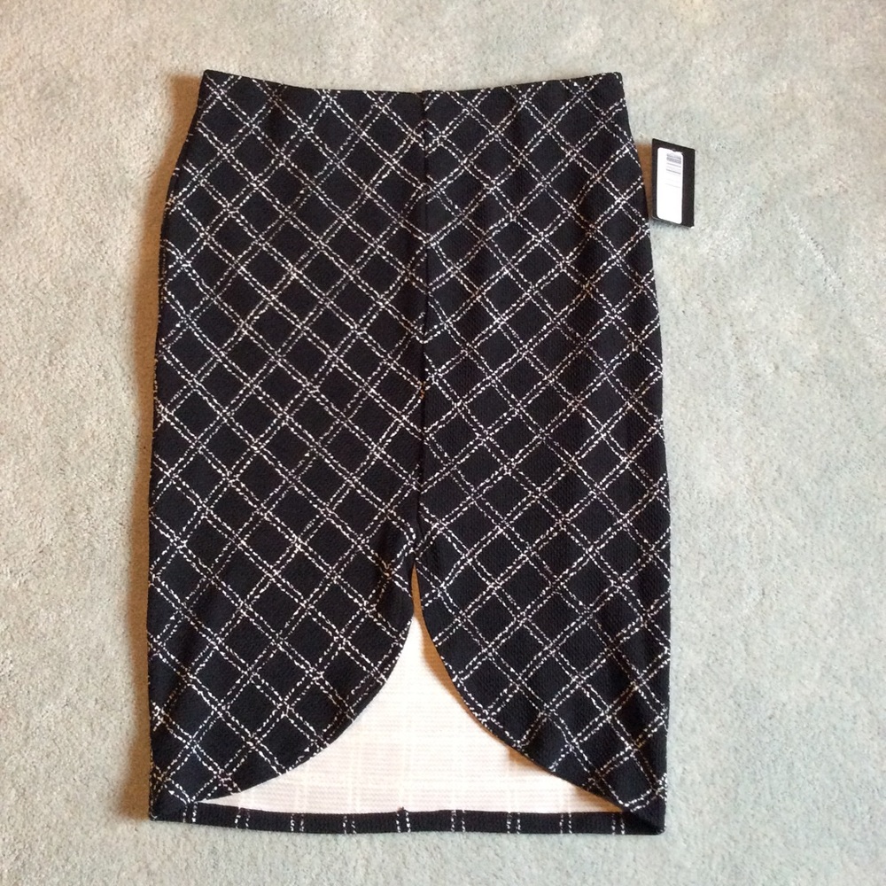 NWT Stoosh Black Plaid Envelope Pencil Skirt